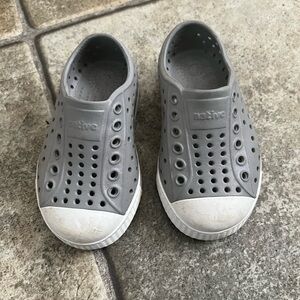 Native Kids Jefferson Slip-On Water Shoes in Gray and White